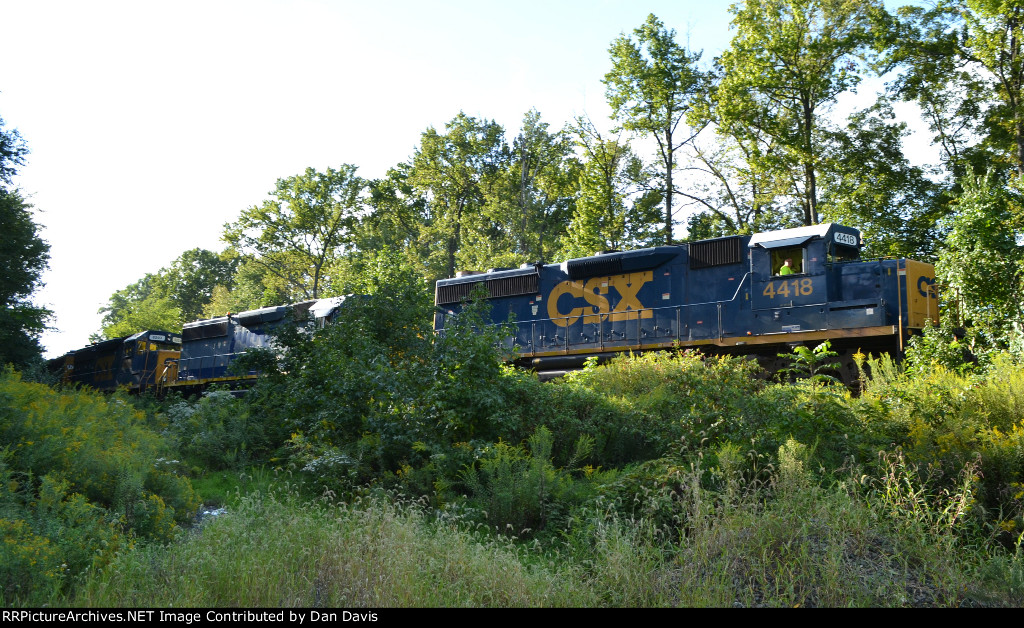 CSX GP38-2S 4418 leads O031-11 on the Wood Connecting Track